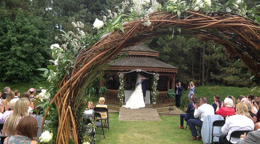 toastmaster-at-your-wedding-reception